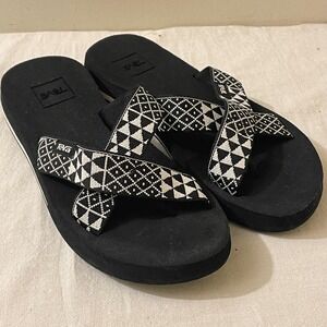 Teva‎ Women's Size 5 Flip Flop Sandals Black Geometric Strap Beach Outdoors